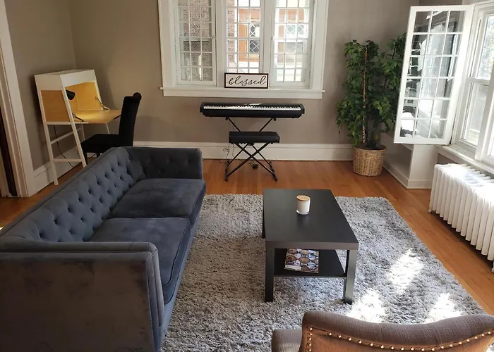 Guest house: The Uptown Oasis