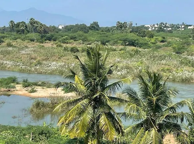 River View Home Stay Service Apartment