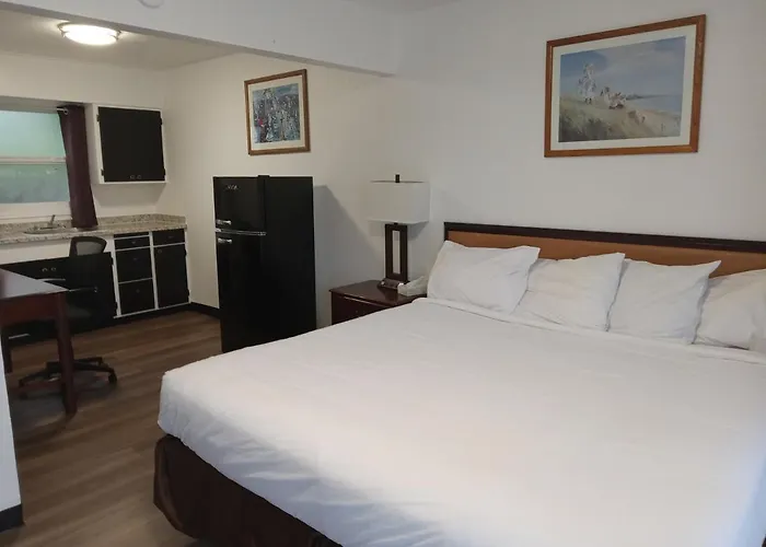 Blue Coast Inn & Suites