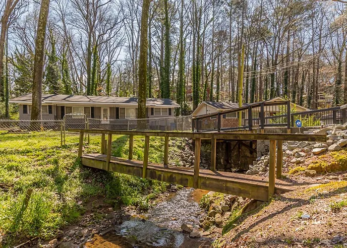 Villa: The Sweet Creek Luxurious Villas