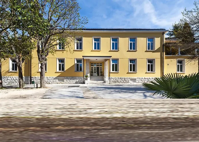 Villa Aurum Health & Climatotherapy Center