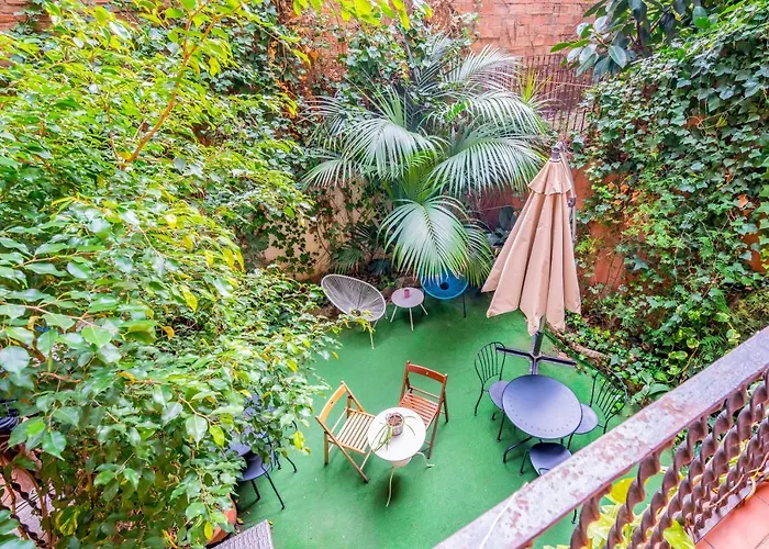 Hotel cerca del colegio: Casa Barcelo Hostel Barcelona