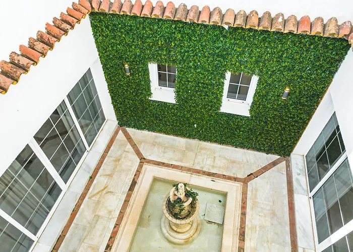 Villa con piscina: Lirios Village Marbella