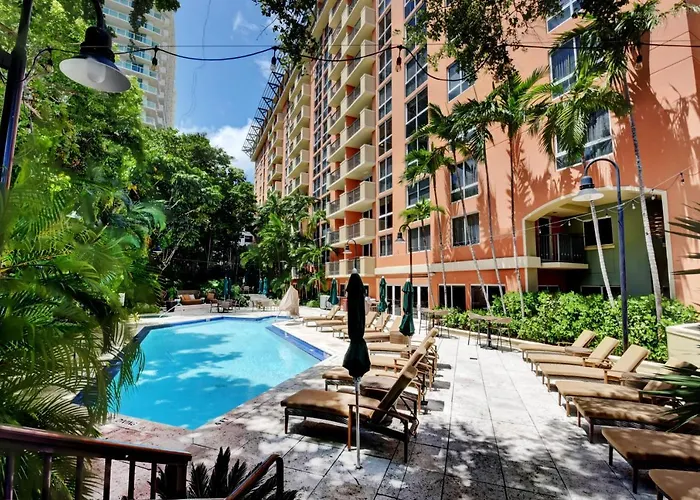 Hotel with Tennis: The Mutiny Luxury Suites Hotel