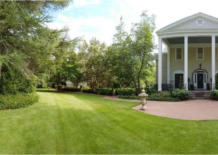 3 star hotel: Clevedale Historic Inn And Gardens