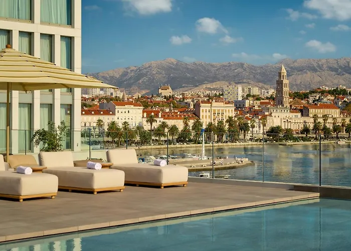 Hotel: Hotel Ambasador