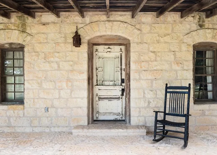 Bungalow rentals Contigo Ranch Fredericksburg