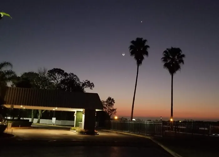 Palazzo Lakeside Hotel