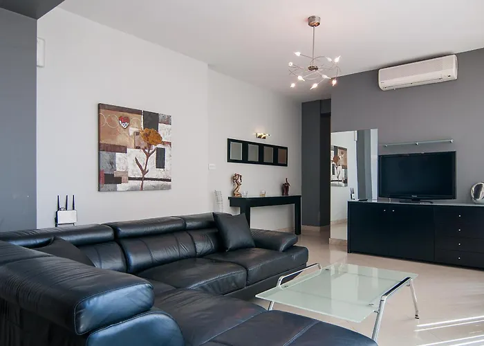 Pebbles Boutique Aparthotel