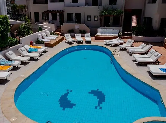 Hôtel: Elmi Beach Hotel & Suites