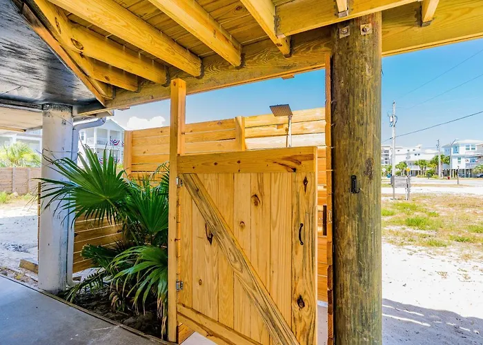 Pet Friendly hotel: Bounce To The Beach