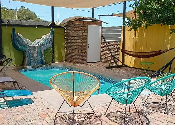Dog friendly hotels Cg Glamping