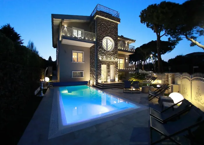 B&B: B&B Bellavista Exclusive DESENZANO JACUZZI PISCINA VISTA LAGO