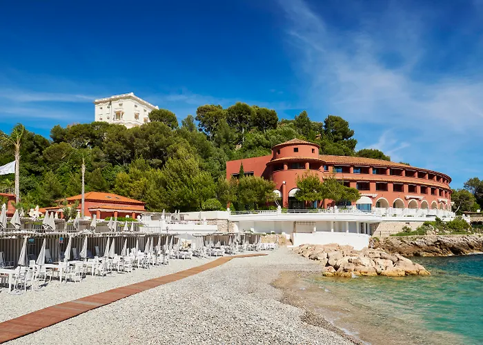 Luxury hotel only: Hotel De Paris Monte-Carlo