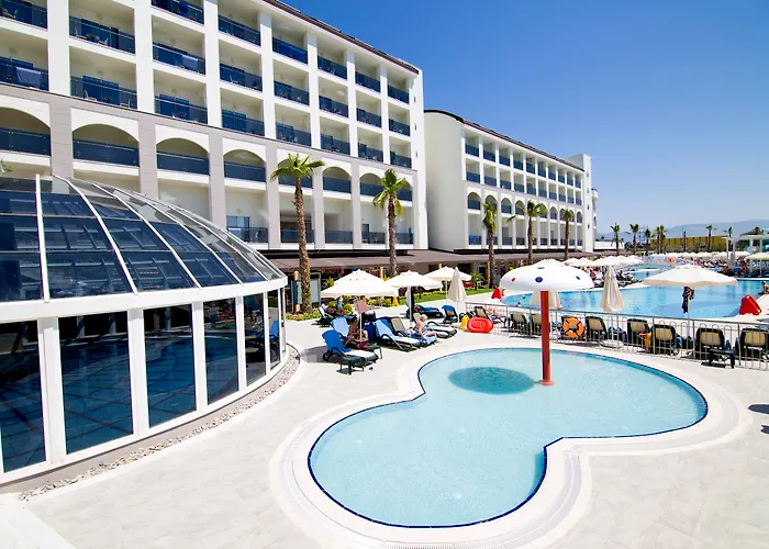 Port River Hotel & Spa