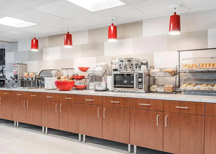 Family Hotel: Ramada By Wyndham Minneapolis Golden Valley