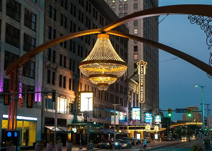 Pet Friendly hotel: Intercontinental Suites Hotel Cleveland By Ihg