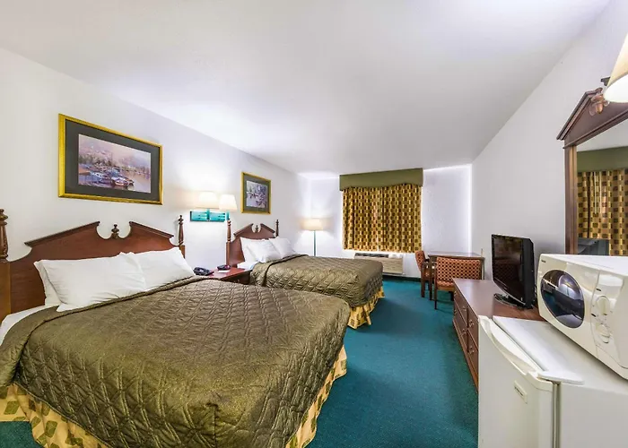 Travelodge By Wyndham Decatur Tx I-287