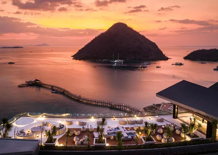 Ayana Komodo Waecicu Beach