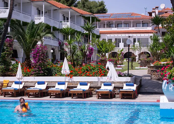 Strandhotel: Porfi Beach Hotel