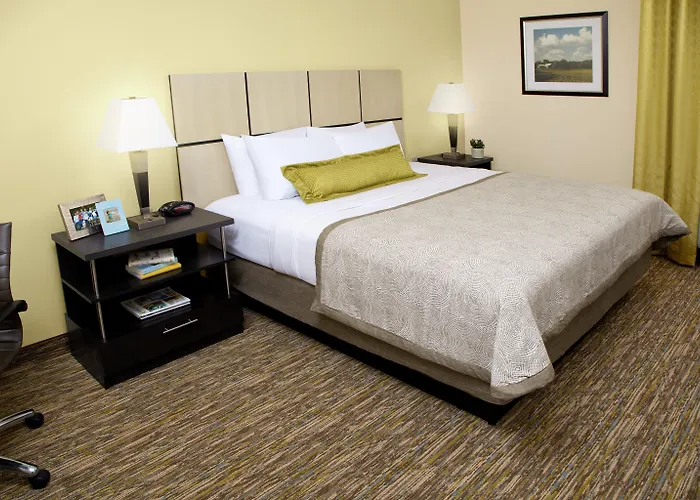Central hotel: Candlewood Suites Oklahoma City - Bricktown By Ihg