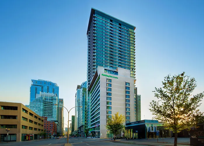 Hotels With Four Stars Holiday Inn & Suites - Montreal Centre-Ville Ouest By Ihg