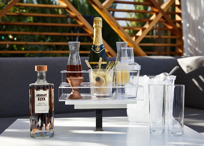 Luxury hotel only: Kimpton Sawyer Hotel By Ihg