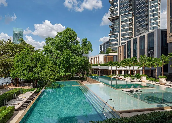 Jacuzzi hotel: Four Seasons Hotel Bangkok At Chao Phraya River
