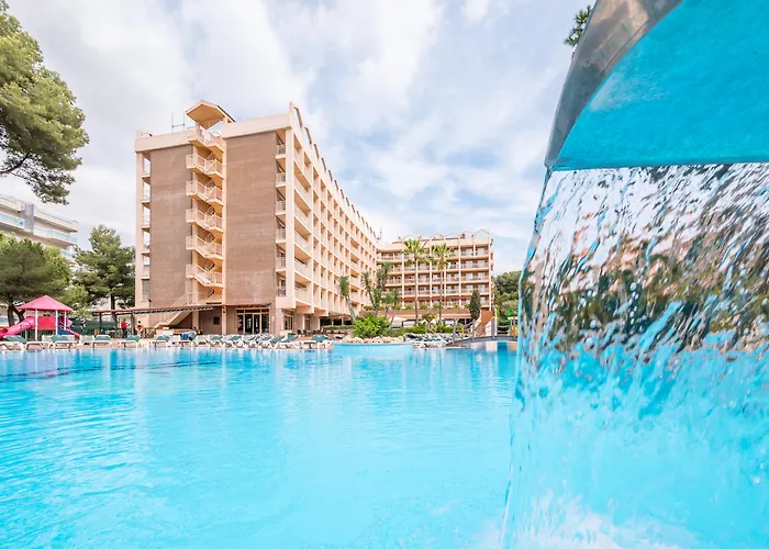 Golden Avenida Family Suites 4*