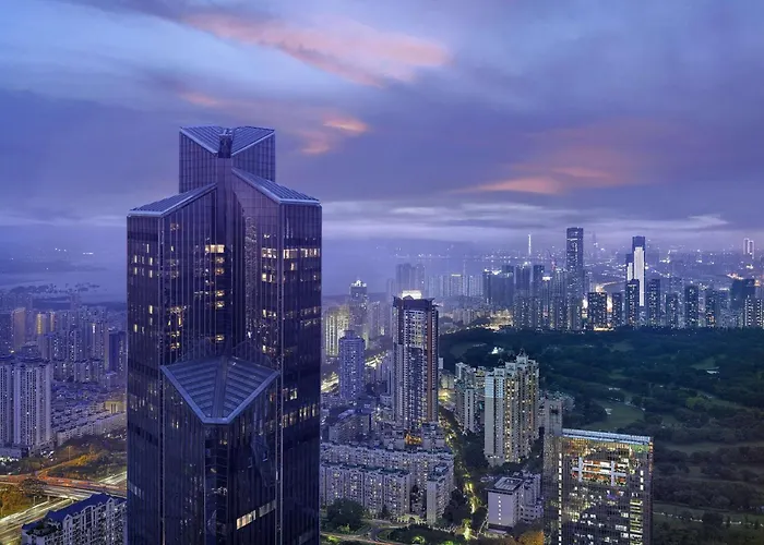 Central hotel: Park Hyatt Shenzhen: Urban Oasis in Futian CBD