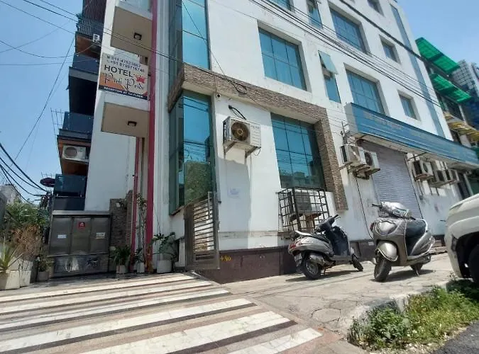 Hotel with view: Hotel Park Pride Pitampura New Delhi, Couple Friendly