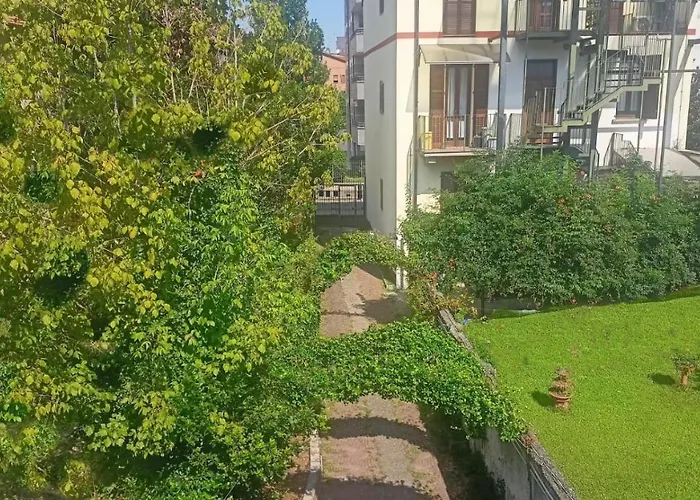Hotel adatto agli animali: Vialetto affori
