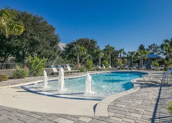 Hidden Lake Condos 321 - Short Walk To Gulf Place