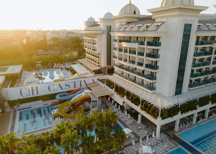 Hotel near College: Castival Hotel