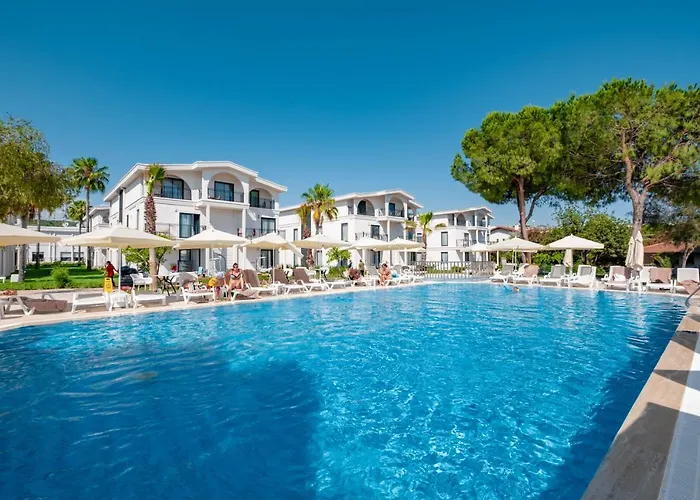 5 star hotel: La Benata Beach Hotel