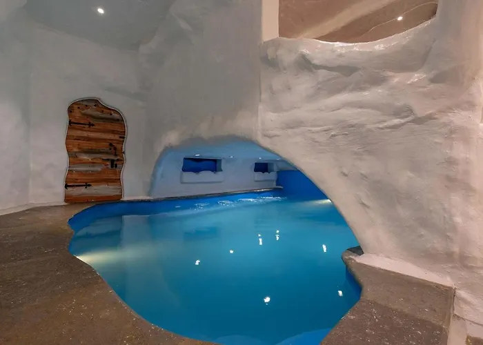 Stonera By Stayvista - Indoor Pool, Mountain View, Outdoor Firepit & A Sprawling Lawn For Your Perfect Retreat
