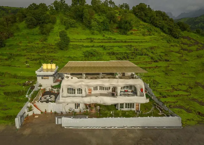 Stonera By Stayvista - Indoor Pool, Mountain View, Outdoor Firepit & A Sprawling Lawn For Your Perfect Retreat