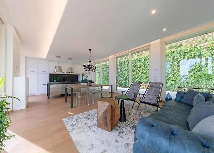 La villa: Villa Michelle Amazing View Pool Beach Front