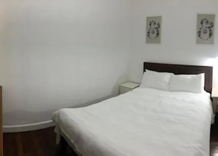 Low Price Clean Linen And Free Stuff No 2 Plenty Of On Street Parking G1