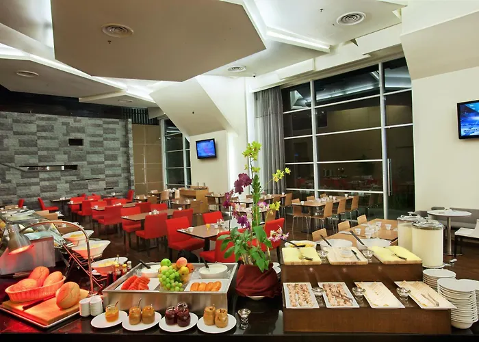 Parkroyal Serviced Suites