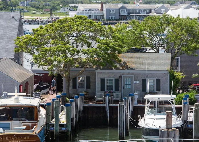 Dog friendly hotels Cottages At Nantucket Boat Basin