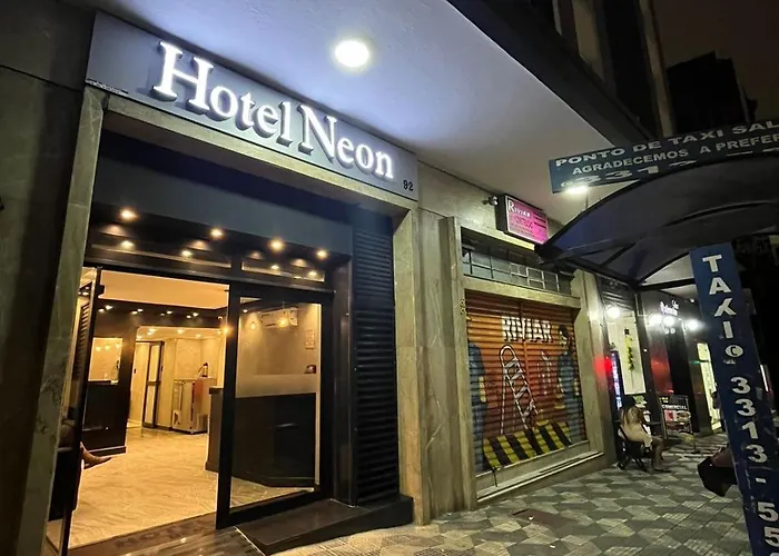 Hotel Neon - próximo a 25 de março, Bom Retiro e Brás, á 2min do mirante Sampa SKY e pista de skate Anhangabaú