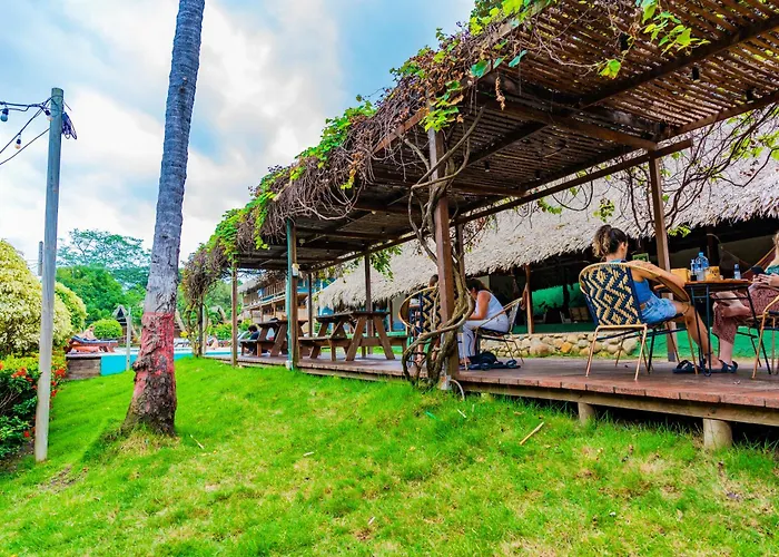 Beach hotel: Tiki Hut Hostel