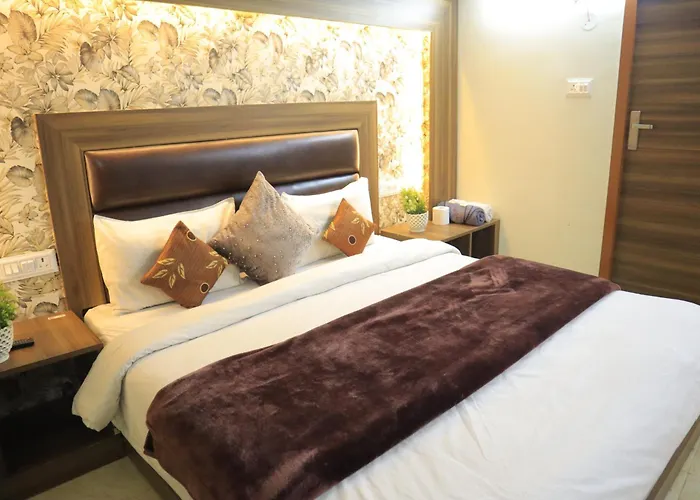 Сity center hotels Seth Residency Near Golden Temple