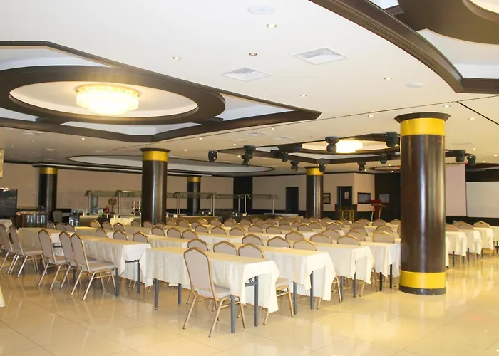 Central hotel: Kingdom Hotel