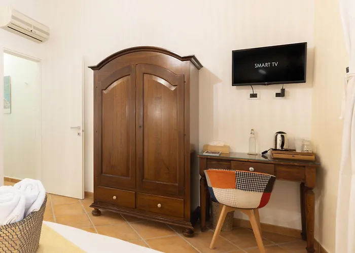 Hotels Close to Airport Cagliari Old Town B&B