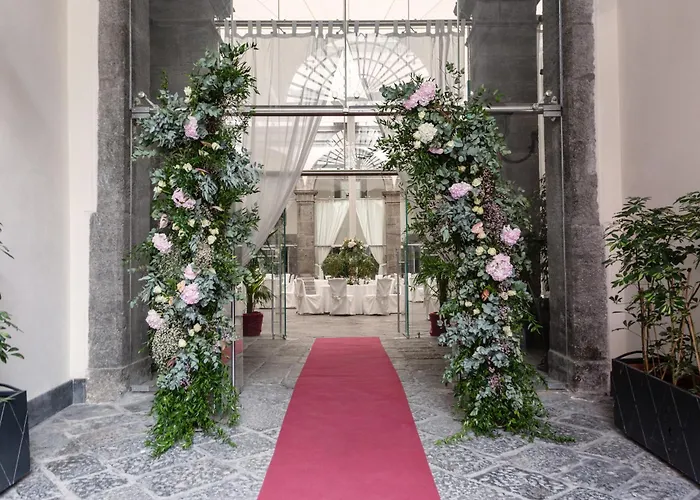 Luxury hotel only: Palazzo Caracciolo Naples