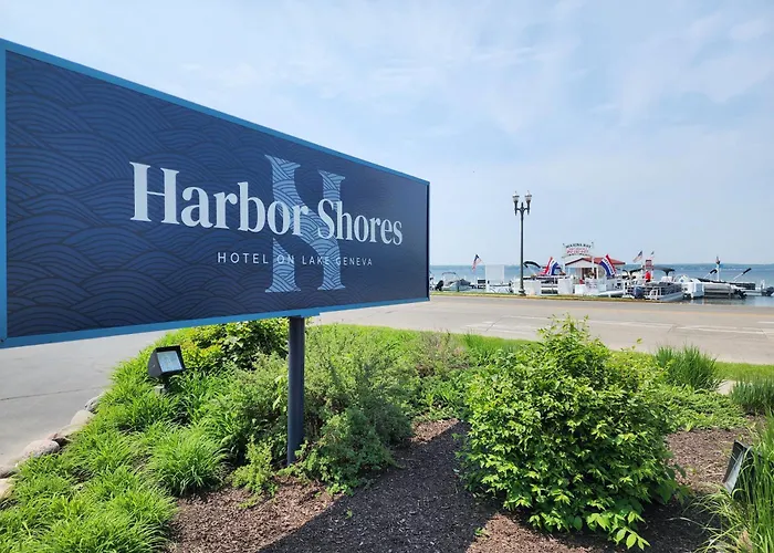 Hotel with pool: Harbor Shores On Lake Geneva