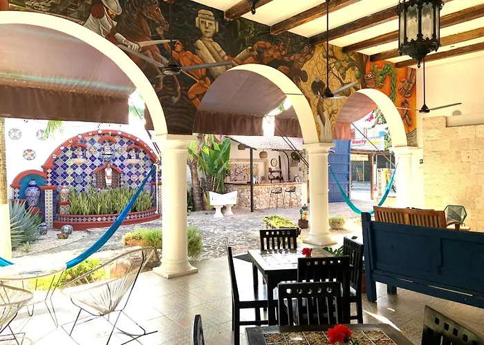 Hotel con piscina: Real Haciendas