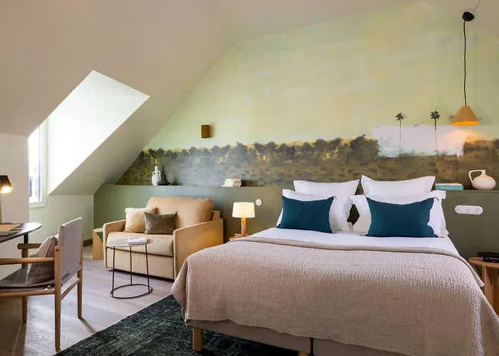 Hotel Con Piscina Le Petit Oberkampf & Spa